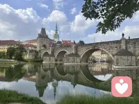 顺利通过倾听师认证啦🌙
往后多一份身份，多一份温柔。
愿意做你深夜里的倾听者，接住情绪，陪伴失眠，好好说话，慢慢治愈。