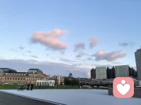 3-6岁俄狄浦斯期的三元关系，是成年后一切关系的基础，自我性别不认同，恋母情节，婚恋偏差，大多问题的根源来自此阶段。