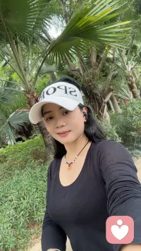 那些让你失眠的夜晚，其实是星星在偷偷练习发光；那些让你沉默的时刻，是内心在酝酿更动人的旋律。配图
