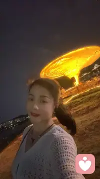 岁月不及念，一晃又一年，有人再见，有人再也不见，这世间总是事事值得，事事也遗憾，一辈子很短，短到来不及细算，蓦然回首，风景依然在，人已非少年。配图