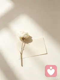 人与人之间很微妙。
有些人害怕失去你，却没有力量接住你的情绪。
一边恐慌你转身离开，一边习惯性回避你的委屈。
慢慢明白：心里有你是一回事，懂得如何好好爱你，是另一回事。
#情感感悟 #依恋模式 #内心成长