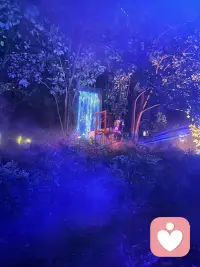 司马懿说看人之短，天下无一人可交。看人之长，世间一切尽是吾师。其实这一路走来，没有敌人，全是朋友和老师。以择人之心择已，以恕已之心恕人。你会发现，善良的人不喜欢斗，大气的人不喜欢争，低调的人不喜欢比，聪明的人不喜欢评。因为不斗修身，不争养性，不比养心，不评养德。别人待我如何，那是我的因果。我待别人如何，这是我的修行。人生海海，山山而川，不过尔尔，各自因果各自了，各自修行各自好。
学最好的别人，做最好的自己。配图