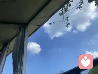 愤怒. 悲伤. 不甘. 恐惧……这些情绪搅在一起时，人会被淹没，而你把其中一缕轻轻拎出，放在对方手里，就是在帮他重建内心的秩序。