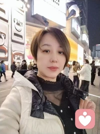 愿意做你专属的倾听者，不评判，不打扰，不敷衍。情绪有处安放，心事有人倾听。陪你慢慢梳理，慢慢释怀配图