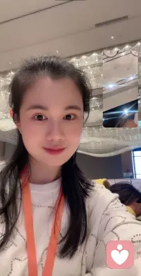 📚什么是内心强大的父母

1，当孩子向你发脾气的时候，你看到的不是攻击而是他内心深处的委屈 ；

2，当孩子和你顶嘴的时候，你看到的不是犟嘴而是一颗被需要肯定的心；

3，当孩子对你说谎时，你看到的不是欺骗而是孩子被发现后的恐惧；

4，当孩子拖拉磨蹭时，你看到的不是懒惰而是内心装满挫败感的无助；

5，当孩子拼命讨好时，你看到的不是乖巧懂事而是他渴望被认可的眼神；

6。当孩子对你冷漠不语时，你看到的不是叛逆而是他安全感缺失的裂缝。配图