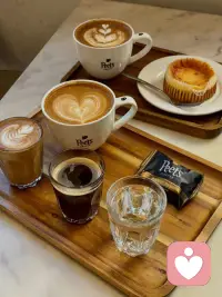 人生下半场，
把自己重养一遍。
养的清澈又明朗，
养的平静而坚定，
养的丰盈且知足。