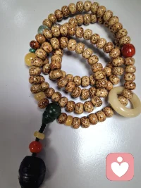 跟着心走，不管方向，来日方长不必慌；随遇而安，自给自足，揣着温柔，追光沐光，一路都有好风光。配图