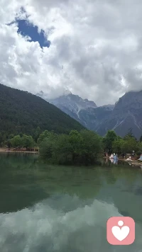 不想卷入任何是非，也没兴趣看清笑脸背后的真假，只想守好自己的健康和情绪，不迎合，不将就，不期待，在自己的节奏里，安稳过好每一天。

    若无人问津，就独善其身；
    若有人同行，便共赏风景！配图