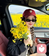 大家好，我是平台为您推荐的专业心理咨询师和倾听师妮妮，温暖且有力量。

我在这里认真听你说，这里很安全，你可以慢慢讲，不用着急。
不管是什么情绪、什么困扰，我都愿意接住你。
你想说什么都可以，我会一直陪着你，感恩遇见。配图