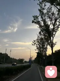巴掌就那么大，握不住的东西太多了
确定性会让人安心，可未知才是常态配图