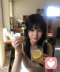 如果我说
我愿意轻轻接住你所有不为人知的秘密
你会给我机会嘛
让我叩开你的心门