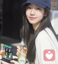 有时候不需要很厉害
去便利店买块爱吃的小蛋糕
梅子汽水会跟惬意一起咕嘟咕嘟