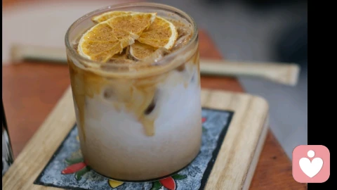 很多孩子抑郁，有自残倾向，其实幕后凶手就是最“爱”他们的父母。\n\n很多孩子抑郁，有自残倾向，其实幕后凶手就是最“爱”他们的父母。\n抑郁症背后的真相\n