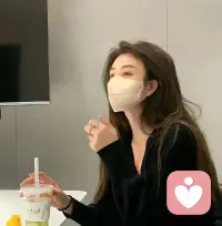 在人生的任何一个阶段
你都可以坚定地走你想走的路
成为你想成为的人
终于自己能拥有独特的美感和力量。配图