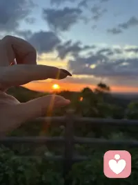 专注情绪倾听与暖心陪伴
不评判、不否定、不说教
接纳你的敏感、委屈、内耗与遗憾
世间嘈杂，我安静听你
卸下伪装，放心倾诉所有心事配图