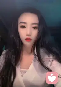 我是锦汐姐姐，今天随便唠两句。长大以后才发现，成年人的情绪，大多是静音模式。不想说给谁听，也等不到谁来共情，只能自己慢慢消化，慢慢哄好那个不开心的自己。我是锦汐姐姐，今天随便唠两句。长大以后才发现，成年人的情绪，大多是静音模式。不想说给谁听，也等不到谁来共情，只能自己慢慢消化，慢慢哄好那个不开心的自己。##成年人的情绪成年人的世界#成年人的崩溃#治愈系文案配图