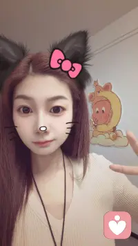 忙而有度，闲而有趣。
做快乐的事，见快乐的人，
吃喜欢的东西，过可爱的日子。
开心不难，知足就好，
生活不是攀比，幸福源于珍惜，
慢慢来，所有的好运都在路上。配图