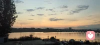 弘一法师说：人生最忌讳的就是圆满，这个风流才子在人生达到顶峰的时候选择了出家。
他的妻子雪子含泪追问：“大师，什么是爱？”
他说：“爱是慈悲”。
雪子：“你为何把慈悲留给别人，却唯独伤我”。
法师：“遇见是因为要还，离开是已经还清”配图