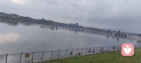 幸福是一种技能
工作时和比自己更成功的人在一起！
玩耍时和比自己更快乐的人在一起！配图