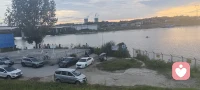 晚饭后在水库边散步，看看夕阳的余晖，见见人间烟火