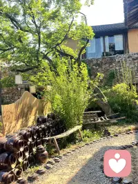 与其紧紧抓住不如放在掌心！放下不等于放弃！你在身边更好，你想走我鲜花相送配图