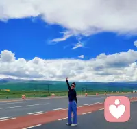 世人皆爱劝人大度，只因未曾受过他人之苦；旁观者总能轻易开导，只因从来不是当局者。
所以我能为你做的就是静静的陪着你，耐心感受你走过的路，慢慢的听你叙述配图