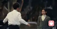 世界那么大，有人给你难堪，有人给你解围，有人欺你如泥，有人爱你入骨，有人揣着私心让你大度，有人装着糊涂搪塞你的委屈，有人站在自己的立场指责你为何不迁就？有的人让你学会珍惜，有的人让你懂得放弃。总之都学会成长，善良有尺，退让有度……配图