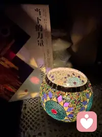 沉浸式倾听了三个多小时  中途停电
悄咪咪打开手电去找了蜡烛  静静地点上
即使害怕到手心出汗也没打断对话
然后慢慢的在温柔倾诉声中平复了恐惧感
陪伴也是双向的奔赴  治愈亦然。配图