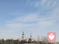 成年人的世界除了生命的终点越来越近，其他都是渐行渐远，再无归期。人间的面，见一面少一面，你的人生由你自己决定，或繁或简，或精彩或平庸，只要是你喜欢的方式，都是人生值得，人生三见 见自己 见天地 见众生，见自己明归途，所以豁达，见天地，知敬畏所以谦逊，见众生懂怜悯，所以宽容。人活着，就应该看开看淡，该放下就放下，该释怀就释怀，该忘却就忘却，一念之间，天地皆宽。配图