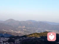明明很累，一闭眼就胡思乱想
控制不住想过去、想未来、怕出错、怕被讨厌
越逼自己睡，越清醒
胸口堵、心慌、呼吸不顺
白天没精神，晚上又崩溃
其实不是你矫情，是情绪积压太久了
如果你也长期失眠、焦虑、心慌、想哭
可以找我聊聊，我陪着你慢慢放松下来配图