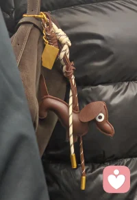 其实，爱唠禁忌话题，也是因为日常生活让你觉得不满意，只能用这种方式来消遣