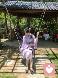 不被规矩束缚，不被情绪绑架！
大大方方做自己，奇奇怪怪也坦坦荡荡！配图