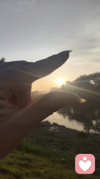 玄学里常说：
心顺，则万事顺。心宽，万物皆可渡。
你不必强迫自己立刻变好，
也不用逼自己马上释怀，
只需要告诉自己：一切发生皆有意义，
我接纳，我允许，我静待……配图