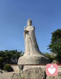 所有最舒服的关系，都源自于不抱期待……
不期待改变，不期待回报，不期待理解，不期待救赎。
人生漫漫，能渡你走出困境，支撑你走完这一生的，从来只有你自己……
