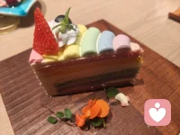 降低期待、减少依赖，感情里才能少一点心口压抑。
我在这里陪你配图