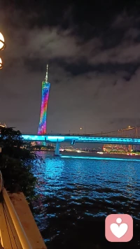 人的情绪就像潮水，会来也会退，你不需要一直和它对抗，安静等待它流过就好。配图