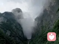 你有没有过这种时刻：明明身边人来人往，却还是觉得孤单；明明什么都没发生，却突然提不起劲，只想安安静静待着？不用强迫自己开心，允许情绪来，也允许它走。