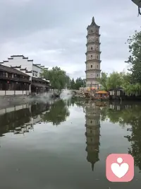 很多时候，我们的疲惫不是因为事情多，而是因为一直在和自己对抗。
总想着“我必须做好”“我不能出错”，反而把自己困在了内耗里。
心理学里说，被认真听见，本身就是一种治愈。
不用独自消化所有负面情绪，如果你需要一个不带评判的倾听者，我在这里，陪你一起梳理情绪、和自己和解。