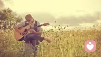 最舒服的关系:各自忙碌彼此同频

好的关系，从来不是时刻捆绑、无话不说，而是相处不累、久处不厌。
两个人之间最舒服的状态，大概就是:可以安安静静地各忙各的，互不打扰，却又心有牵挂;不必刻意找话题，不会因沉默而尴尬，更不用小心翼翼维持体面。
我们在各自的生活里专注成长、认真生活，你有你的节奏，我有我的坚持。
但只要一开口，就能轻松同频;一个眼神，一句随口的碎碎念，就能瞬间读懂彼此。
不用迎合，不用伪装，不用勉强自己时刻在线。陪伴不一定非要喧哗，沉默里也藏着安心;懂得不一定要长篇大论，默契本就无声。
真正舒服的相处，是:
远时各自发光，近时彼此温暖;
忙时互不干扰，闲时互相惦记。
愿我们都能遇见这样一份关系:无需刻意讨好，不必勉强维系，无声陪伴，岁岁同频，在平淡的时光里，守一份心安，伴一份温暖，从容走完往后岁月。