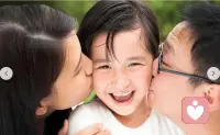 爱孩子，就不要情感绑架孩子

正的爱孩子，是尊重与成全，而非以爱为名的捆绑。不少父母打着“为你好”的旗号，用养育恩情裹挟孩子，借愧疚、期盼束缚选择，这看似疼爱，实则是情感绑架。
很多家长把未完成的心愿寄托在孩子身上，用辛苦付出道德施压，孩子违背意愿便被扣上不懂感恩的帽子。长期在绑架式关爱里成长，孩子要么习惯性妥协失去自我，要么滋生逆反、疏远亲情。
懂得自爱，才学会正确去爱。父母先安顿好自身人生，不把人生寄托捆绑在孩子身上。接纳孩子是独立个体，尊重他的喜好与抉择，区分关心和控制。
适度放手，少用恩情绑架取舍，包容孩子与自己的不同。不把付出当作索要顺从的筹码，让爱成为底气而非枷锁，孩子才能在松弛的关爱里健康成长。