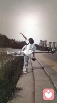 早上好心情美美哒配图