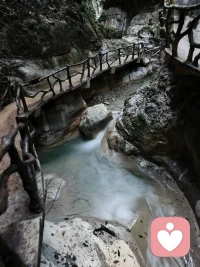 心里装着太阳，就不怕外面的风霜雨雪。在平淡的日子里，咱们得学会自己给自己找乐子。保持一颗清澈又热爱生活的心，去发现身边那些不起眼的美好瞬间。配图