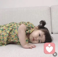 Everyone gets tired . No one can take the pain for you . You have to go through it and grow up .配图