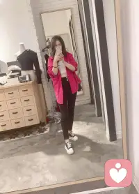 别太在意别人怎么说，对喜欢你的人来说，你怎么样都是对的，对看不上你的人来说，你再对也是错配图
