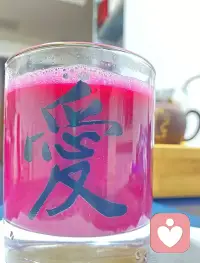 数千小时深耕，7528场深度心理陪伴；
一路温暖同行，守护1376位来访者的内心世界；
初心不负，收获327封满载认可的感谢信。
 
坚守心理咨询的初心与本分，用心接纳每一份情绪，认真对待每一次倾诉。
世间温柔皆有回响，来访者的理解与感恩，是支撑我长久坚守、热爱不减的最大动力。