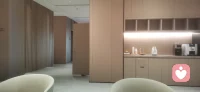 很多人失控瞬间难以自控，不过是积攒太久的情绪无处安放。
真正内心强大的人，不是从不难过，而是不惧情绪爆发——因为拥有自我修复的底气。
 
两件事，稳住你的情绪：
1、日常及时疏解，不让压力层层堆积，避免积压出隐性创伤，倾诉、放空、释放都是很好的出口；
2、崩溃过后自有疗愈节奏，建立属于自己的自洽内心体系，用偏爱自己的方式慢慢复原。