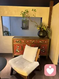 若你无法爱自己，
所有对他人的爱，
都将是痛苦的索取。配图