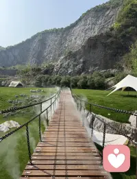 当一个人感到被安全地接纳时，
他就会自己启动成长的程序。配图