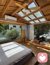 我们终其一生，
都在寻找一个懂我们沉默的人。