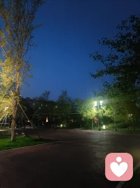 不是所有情绪都能和家人说、和朋友讲。
有些委屈只能藏在心底，深夜独自崩溃。
我是倾听师，愿意听你唠嗑、听你诉苦、听你满腹心事，
帮你梳理情绪，解开心里拧成一团的结。配图
